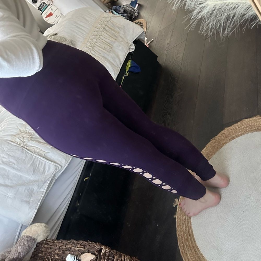Athleta Women’s Small Purple Shiva 7/8 Cutout Leggings - Picture 7 of 8